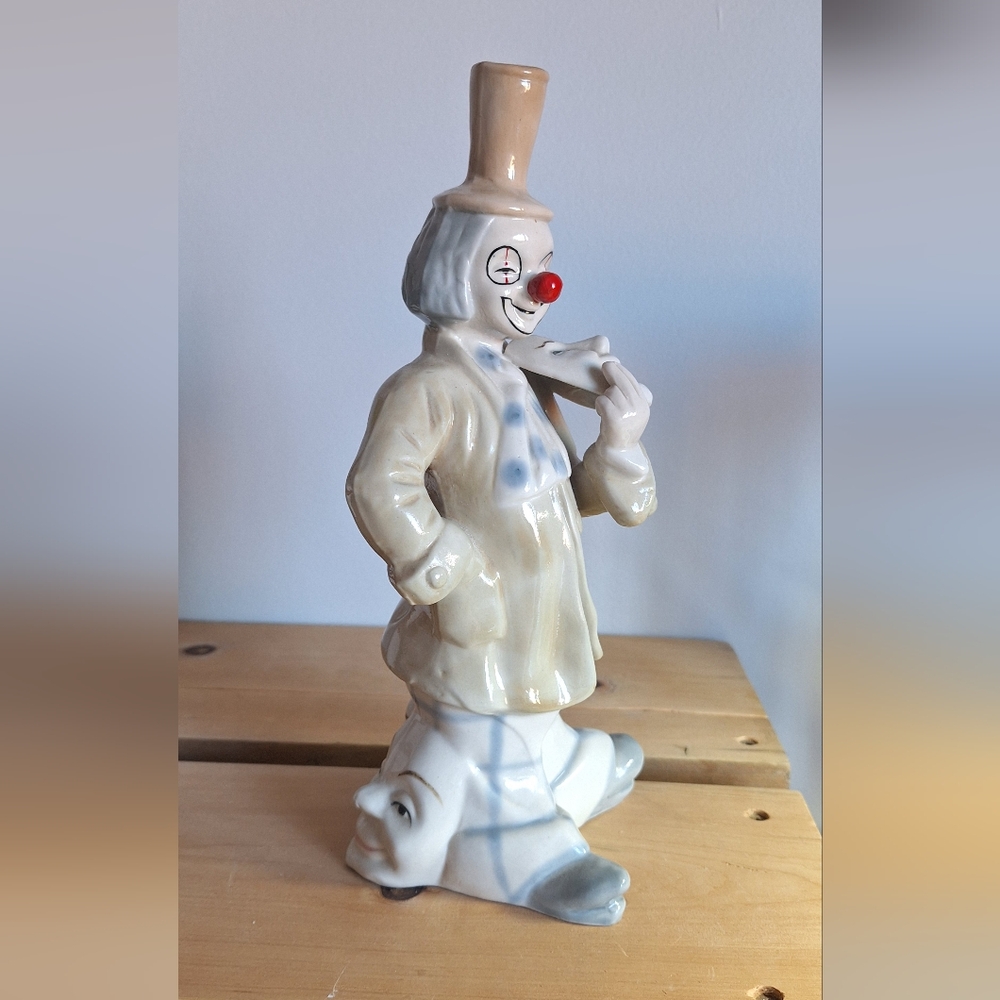 Clown with many faces